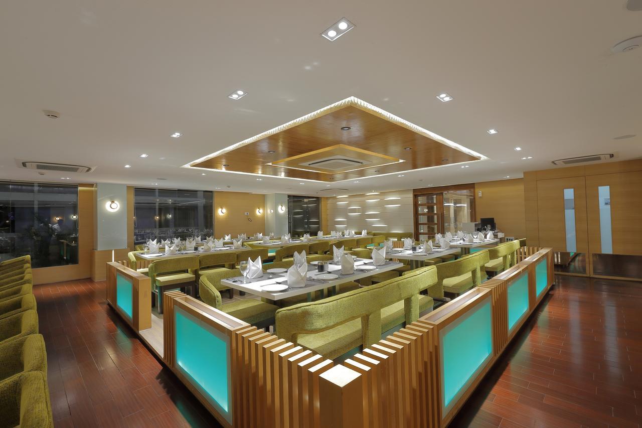 אחמדאבאד Hotel Silver Heights מראה חיצוני תמונה